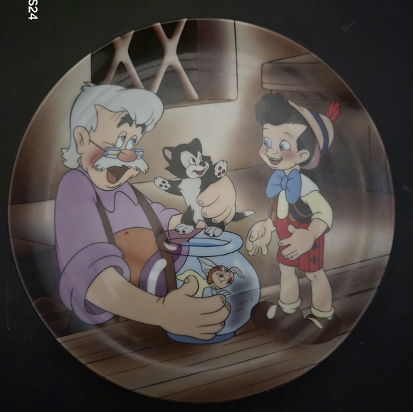 3x Disney collector plats great condition - Picture 6 of 7
